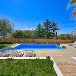 Oscar, Villa Zadar