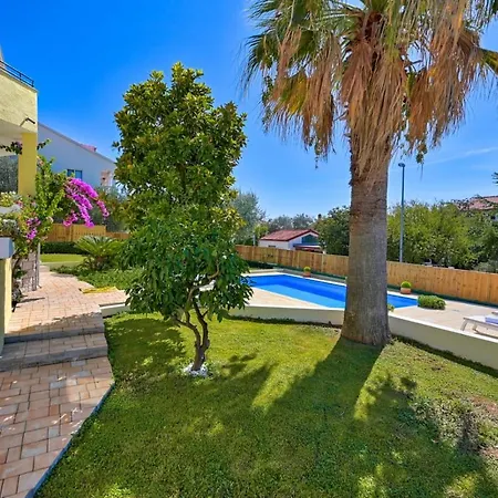 Oscar Apartments With Shared Pool וילה
