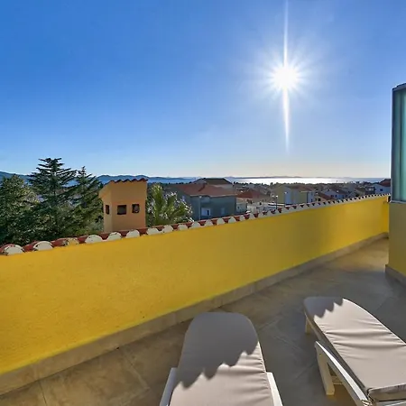 Oscar Apartments With Shared Pool Вилла
