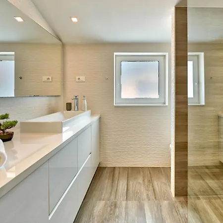 Oscar Apartments With Shared Pool וילה *