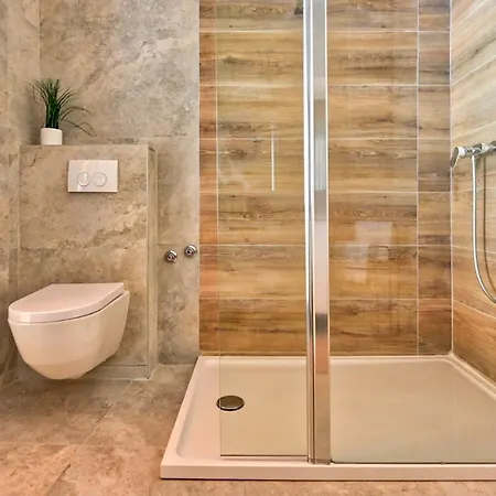 Oscar Apartments With Shared Pool זאדאר