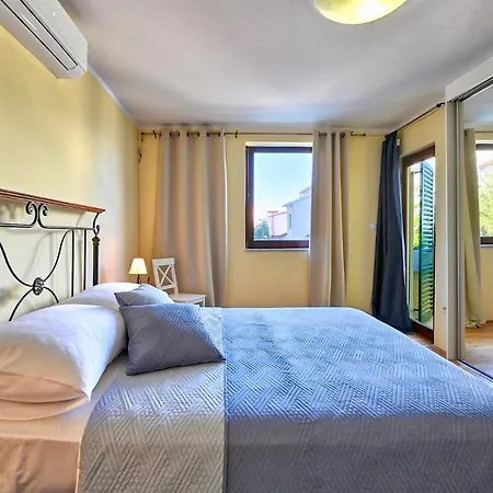 Oscar Apartments With Shared Pool * Zadar