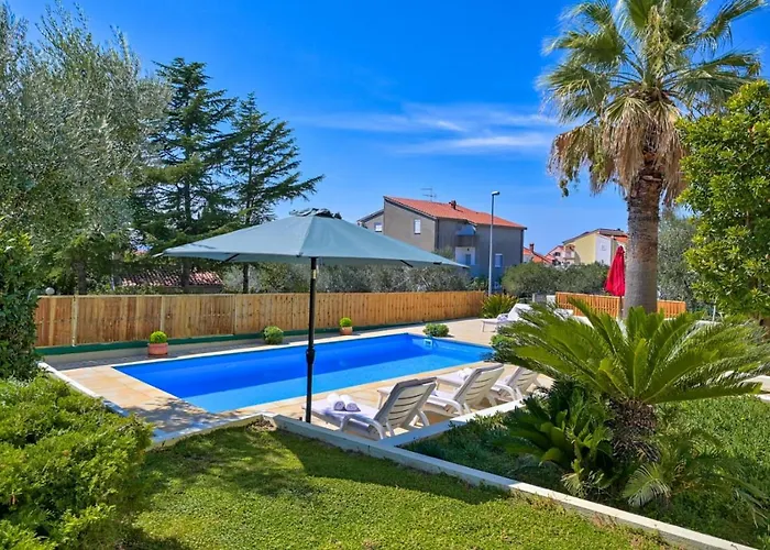 Villa Oscar, *